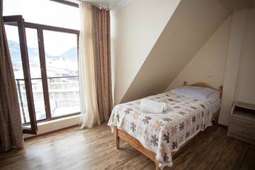 Фото Гостевой дом Mestiatour Guest House г. Местиа 5