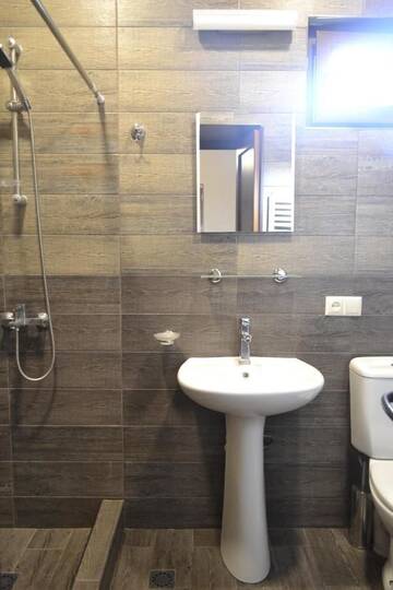 Фото номера Семейный номер с душем Проживание в семье Guest House Kaldani г. Местиа 5
